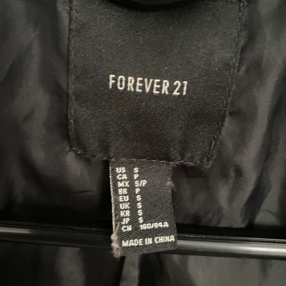 Leather jacket - Picture 3 of 4